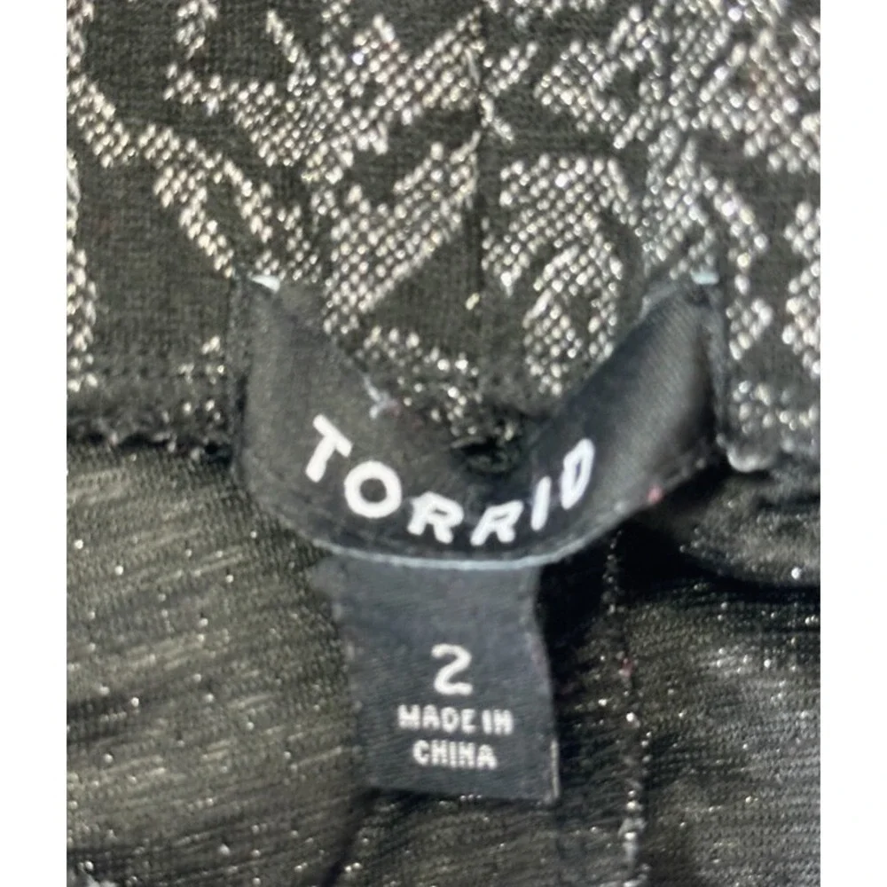 Torrid Skater Skirt Womens‎ 2 Black Silver Metallic Damask A-Line Excellent - Picture 6 of 6
